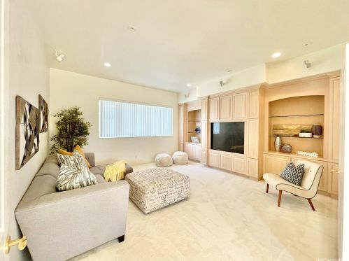 971 Koae St, Honolulu HI  96816-5004 exterior