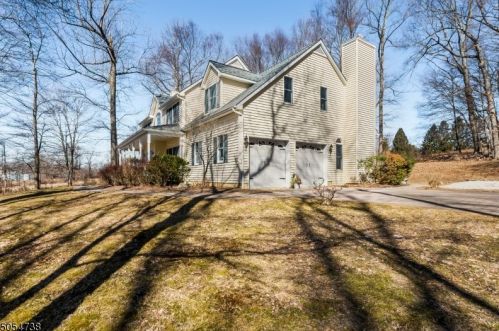 17 Sharrer Rd, Port Murray, NJ 07865-3109