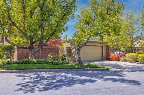 8820 Bluff Ln, Fair Oaks, CA 95628-6413