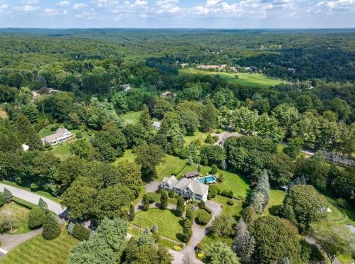 172 Catalpa Rd, Wilton CT  06897-2004 exterior