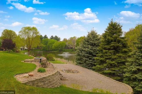 10098 Bridgewater Pkwy, Saint Paul MN  55129-8576 exterior