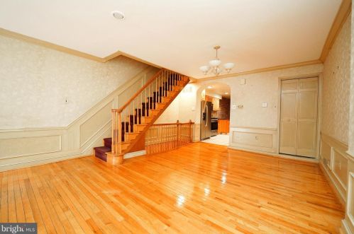 1304 8th St, Philadelphia, PA 19147-5716