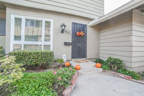 1155 1st St, Tustin, CA 92780-3814