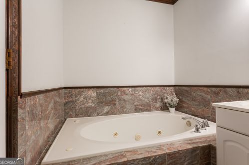 719 Hamilton Ave, Atlanta GA  30344-4144 exterior