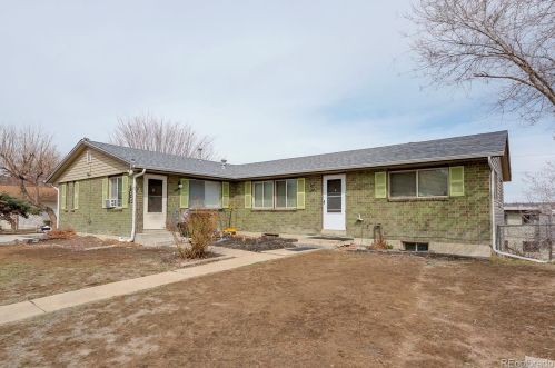 9457 56th Pl, Arvada CO  80002-2105 exterior