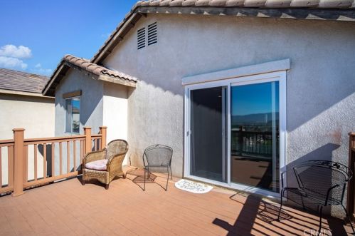 16163 Setting Sun Cir, Riverside CA  92503-0527 exterior
