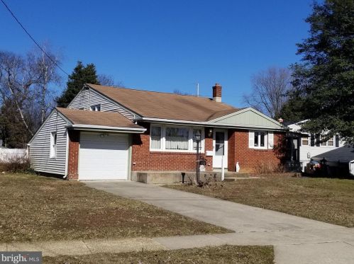 139 Cardinal Dr, Gloucester, NJ 08031-1114