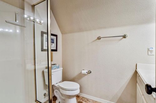 8216 Bridge St, Fort Worth TX 76103-1350 exterior