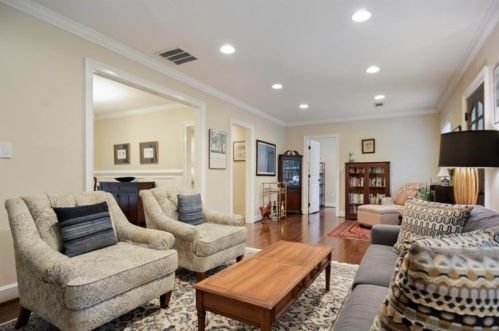 1002 Lindridge Dr, Atlanta, GA 30324-3706