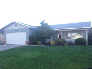 401 82nd Ave, Yakima, WA 98908-9763
