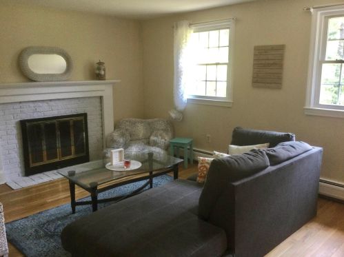 12 Hickory Dr, Amherst, NH 03031-2221