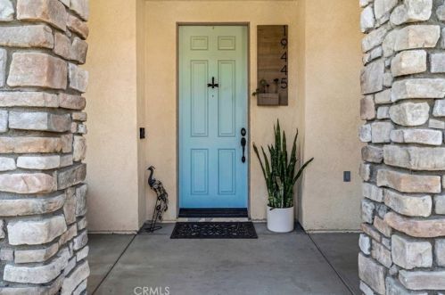 19445 Mi Casa Ct, Riverside CA  92508-6827 exterior