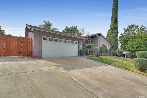 2742 Gleason Ct, Riverside CA  92506-4325 exterior