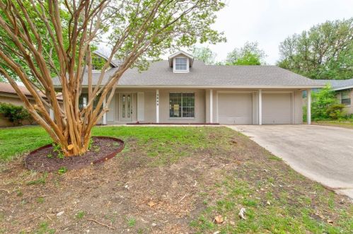 3040 San Marcos Dr, Fort Worth TX  76116-4831 exterior