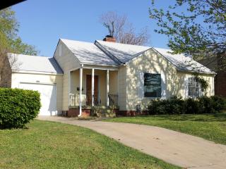 1507 Indianapolis Ave, Tulsa OK  74112-5827 exterior