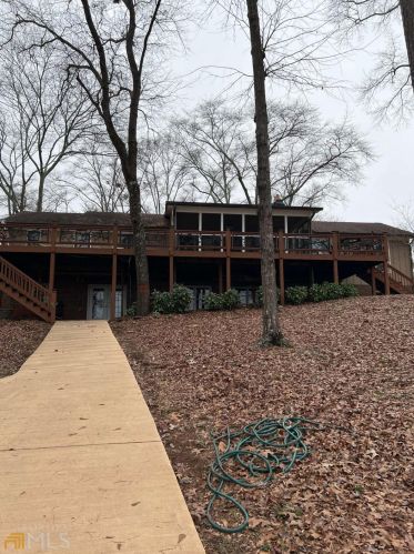 522 Cedar St, Lavonia, GA 30553-2109