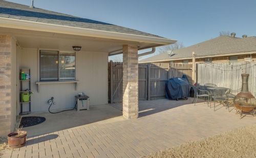 6824 Ridgetop Rd, Fort Worth TX  76182-3331 exterior