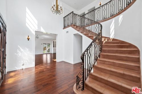 438 Lincoln Blvd, Santa Monica CA  90402-1936 exterior