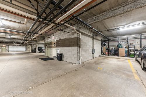 3135 Town Square Dr, Rolling Meadows IL  60008-2673 exterior
