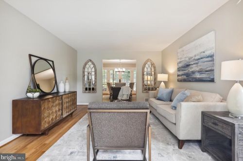 1221 Pinecrest Cir, Silver Spring MD 20910-1626 exterior