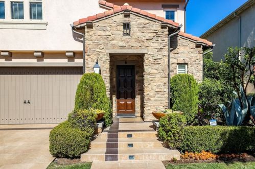 9 Clocktower, Irvine, CA 92620-3545