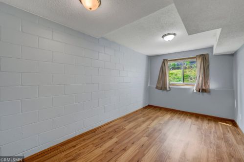4464 Cinnamon Ridge Trl, Saint Paul MN  55122-2385 exterior