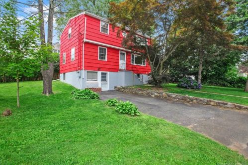 32 Deerfield St, Norwalk, CT 06854-4031