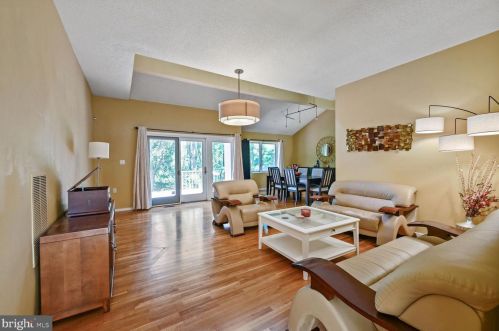 204 Sayre Dr, Princeton NJ  08540-5826 exterior