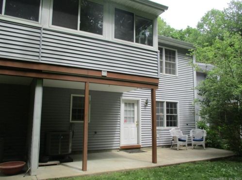 30 Underhill Rd, Upper Stepney CT  06468-1466 exterior