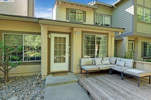 7428 Oxford Cir, Pleasanton, CA 94568-3764