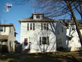 416 39th St, Moline, IL 61265-1641