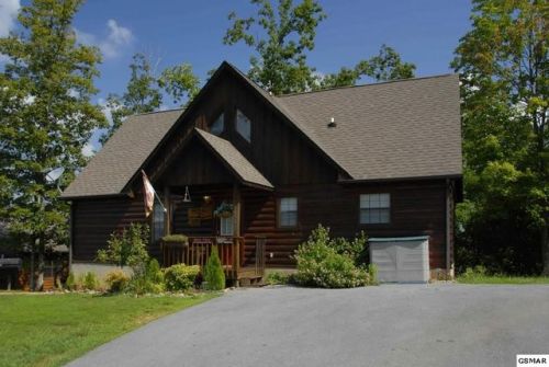 1651 Raccoon Den Way, Pigeon Forge, TN 37862-7194