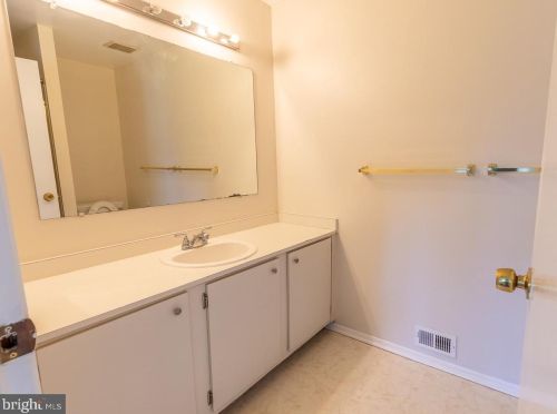 9719 Softwater Way, Columbia MD  21046-1820 exterior