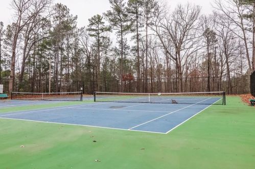 1302 Highland Bluff Dr, Atlanta GA  30339-3233 exterior