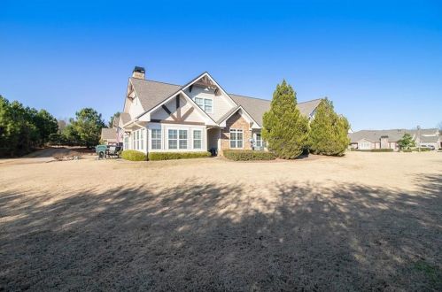 31 Thomaston St, Newnan, GA 30263-5778
