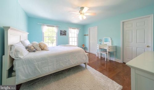 19 Walker Dr, Princeton NJ 08540-2324 exterior