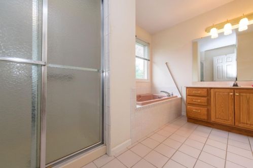 6236 Ashbourne Pl, Cincinnati OH 45233-4455 exterior