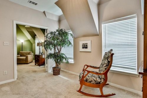 8216 Bridge St, Fort Worth TX 76103-1350 exterior