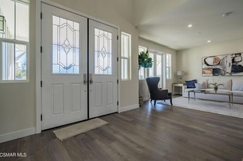4655 Summit Ave, Simi Valley, CA 93063-1414