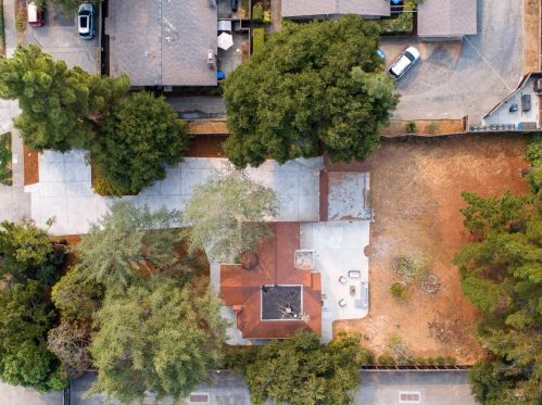 682 San Antonio Rd, Los Altos CA 94022-1304 exterior