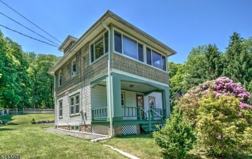 56 Water St, Lebanon, NJ 08833-4527
