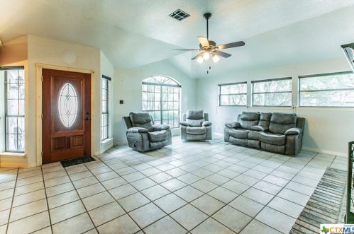 8 Cottonwood Loop, Morgans Point, TX 76513-9298