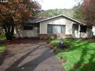 47943 Commercial St, Oakridge, OR 97463-9459