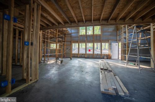 289 Winstead Rd, Berkeley Springs WV 25411 exterior