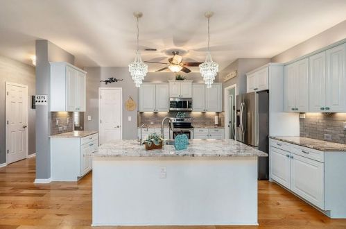46 Fairway Dr, Newnan, GA 30265-5634
