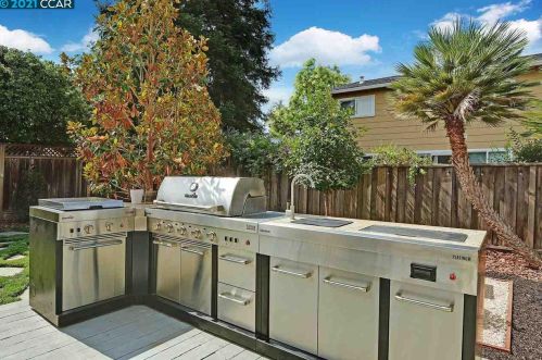 1430 Babel Ln, Concord CA  94518-1245 exterior