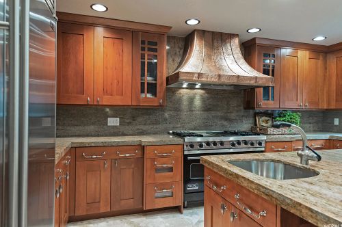 10188 Dimple Dell Ln, Sandy UT 84092-4505 exterior