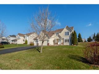 7958 Drake Rd, Saint Paul, MN 55125-1587