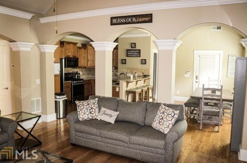 40 Mandy Ln, Porterdale, GA 30014-0960