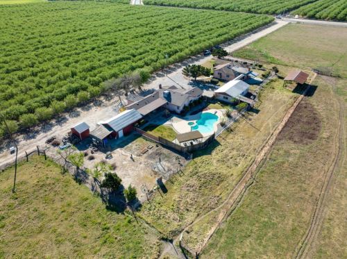3221 Keyes Rd, Modesto, CA 95358-8764